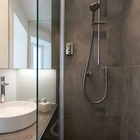 Dietro La Cattedrale *