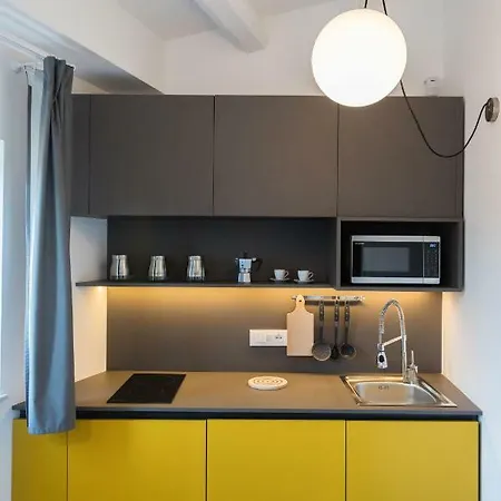 Dietro La Cattedrale * Palermo