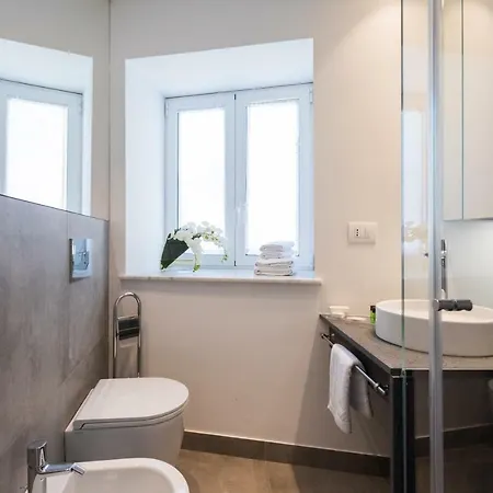 Dietro La Cattedrale Palermo