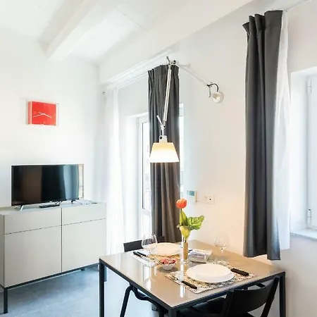 Dietro La Cattedrale Palermo